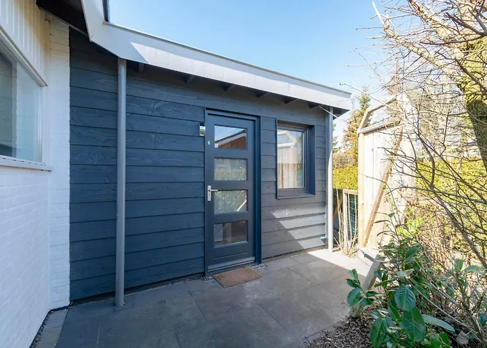 In Sint Maartenszee Near * Sint Maartensvlotbrug